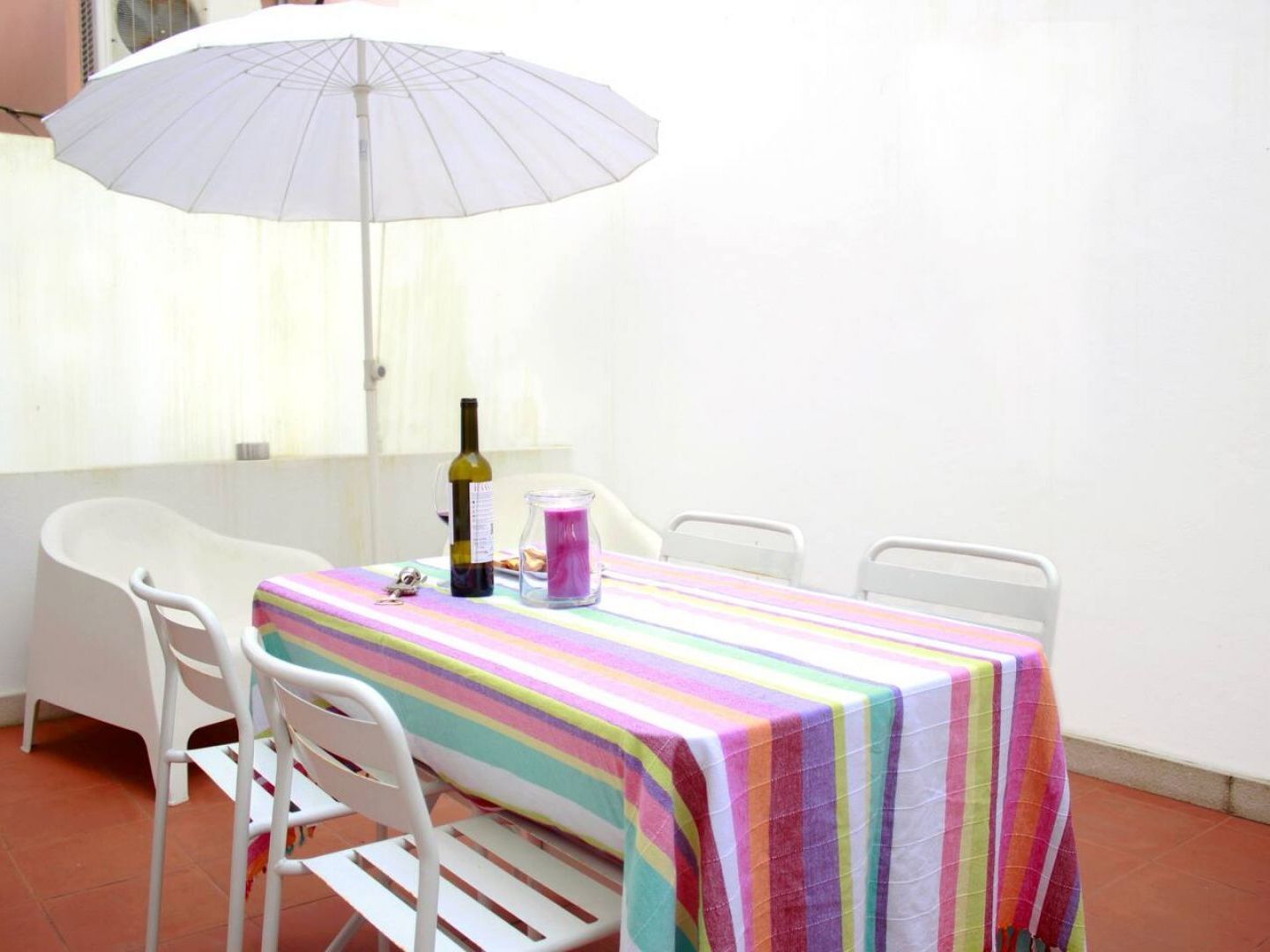 Joivy Modern 1-Bed Apt With Terrace, Moments From Sao Bento Palace 리스본 외부 사진
